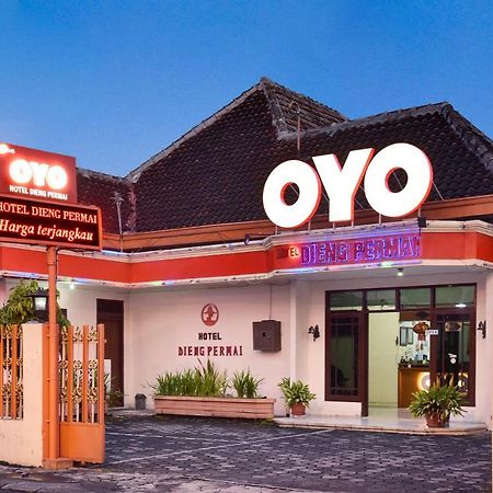 Oyo 348 Hotel Dieng Permai 日惹 外观 照片
