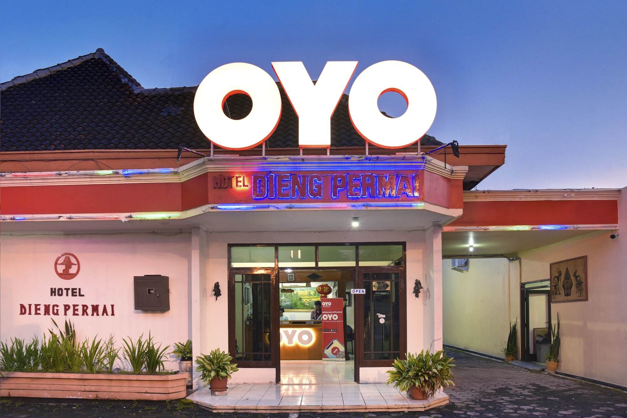 Oyo 348 Hotel Dieng Permai 日惹 外观 照片
